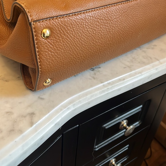 Soft leather shoulder bag. Lightly used - Picture 2 of 5